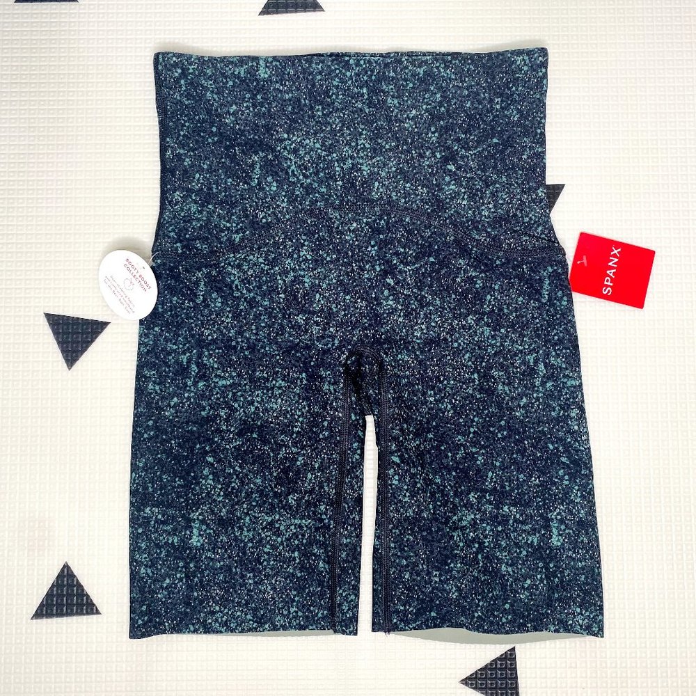 NWT Spanx Booty Boost High-Rise Dri-Fit Bike Shorts in Speckled Emerald